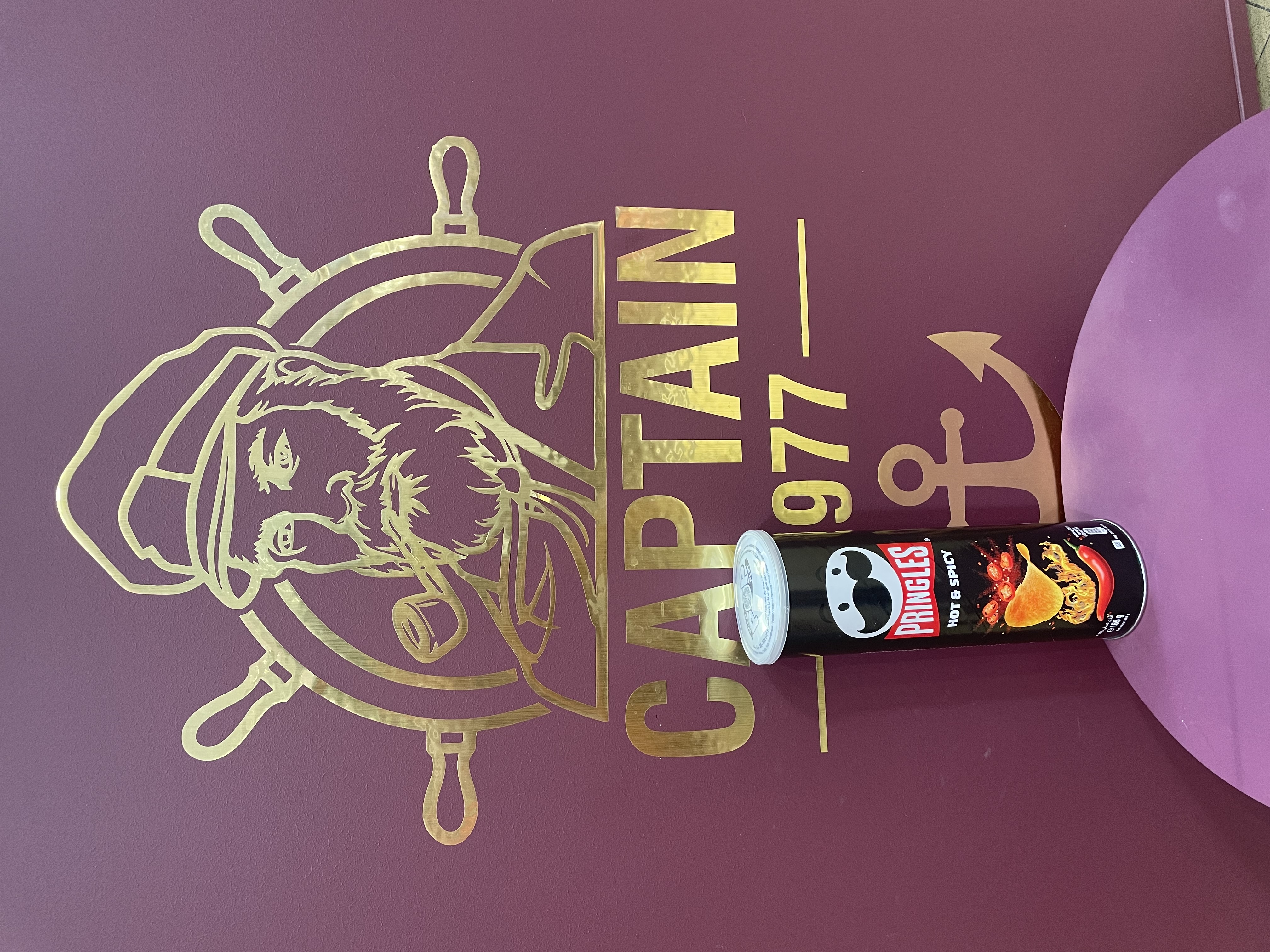 چیپس پرینگلز با طعم تند و اتشین pringles hot & spicy